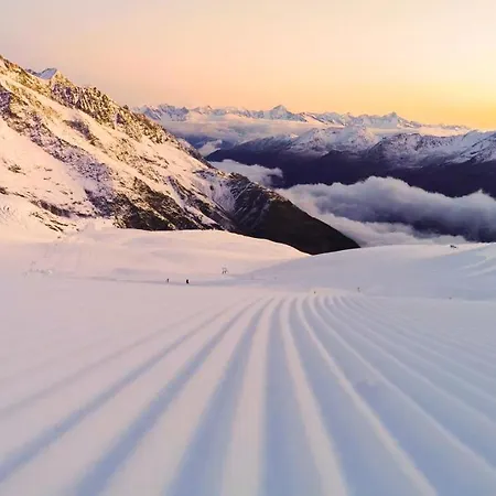 Bright Renovated Studio - 1 Min From The Slopes! Lägenhet