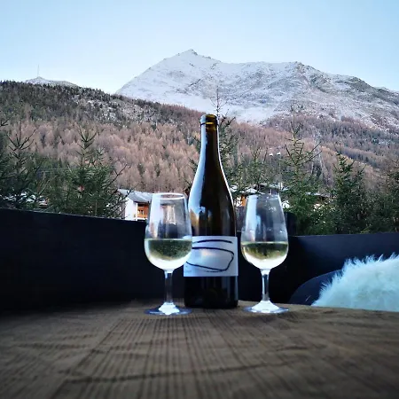 Bright Renovated Studio - 1 Min From The Slopes! Saas Fee